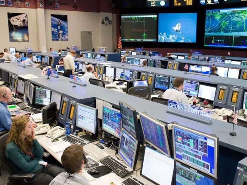 Military-Aerospace-Command-Center-2
